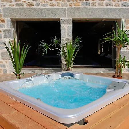 Hotel Le Château D'orfeuillette 4*
