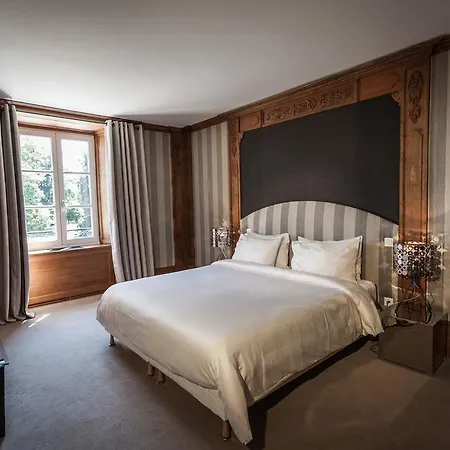 Le Chateau D'orfeuillette La Garde (Lozere)