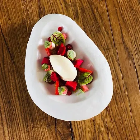 Le Chateau D'orfeuillette Otel La Garde (Lozere)