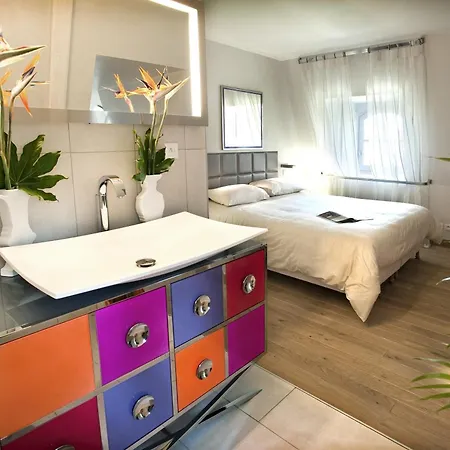 Le Chateau D'orfeuillette 호텔