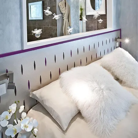 Le Château D'orfeuillette Hotel 4*