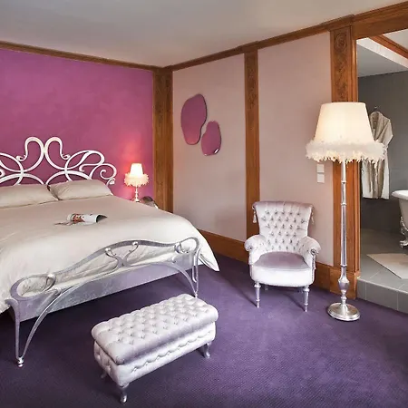 Le Château D'orfeuillette Hotel 4*